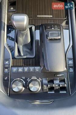 Внедорожник / Кроссовер Lexus LX 2017 в 