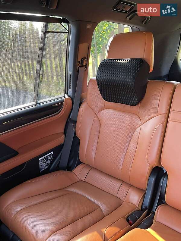 Позашляховик / Кросовер Lexus LX 2017 в Києві