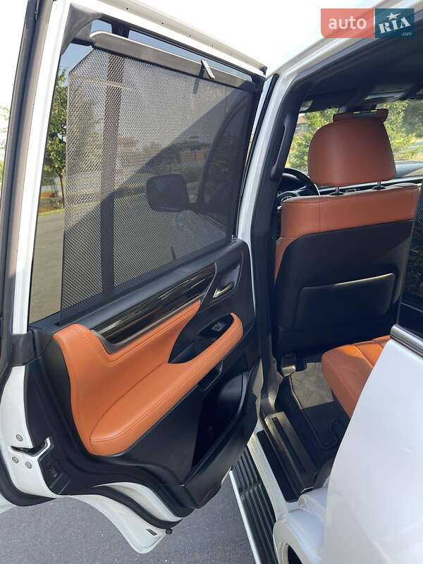 Позашляховик / Кросовер Lexus LX 2017 в Києві