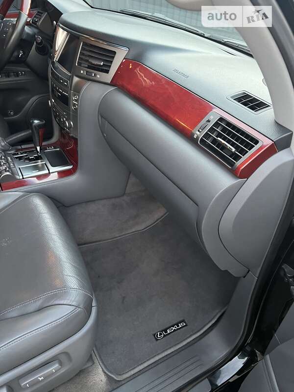 Позашляховик / Кросовер Lexus LX 2007 в Харкові