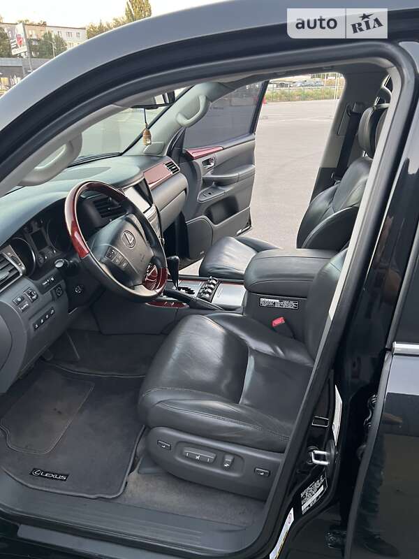 Позашляховик / Кросовер Lexus LX 2007 в Харкові