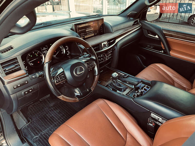 Внедорожник / Кроссовер Lexus LX 2016 в Одессе