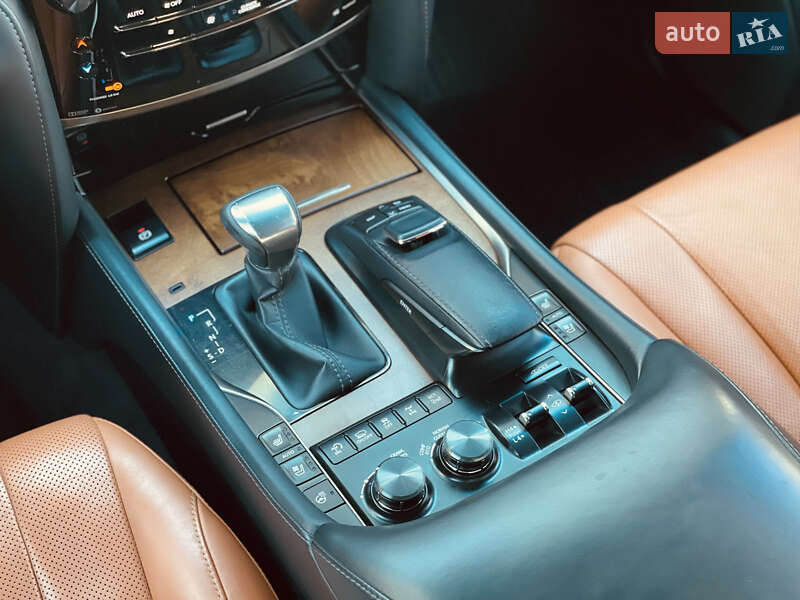 Внедорожник / Кроссовер Lexus LX 2016 в Одессе