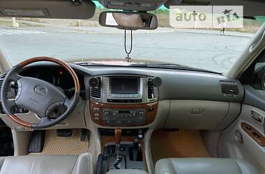 Внедорожник / Кроссовер Lexus LX 2005 в 