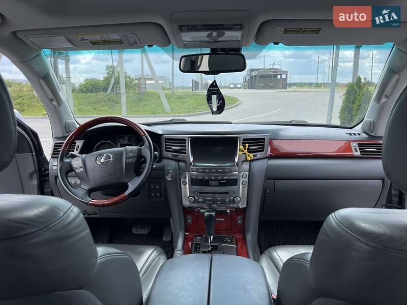 Внедорожник / Кроссовер Lexus LX 2008 в Львове