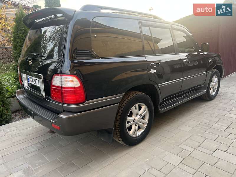 Позашляховик / Кросовер Lexus LX 2003 в Рівному
