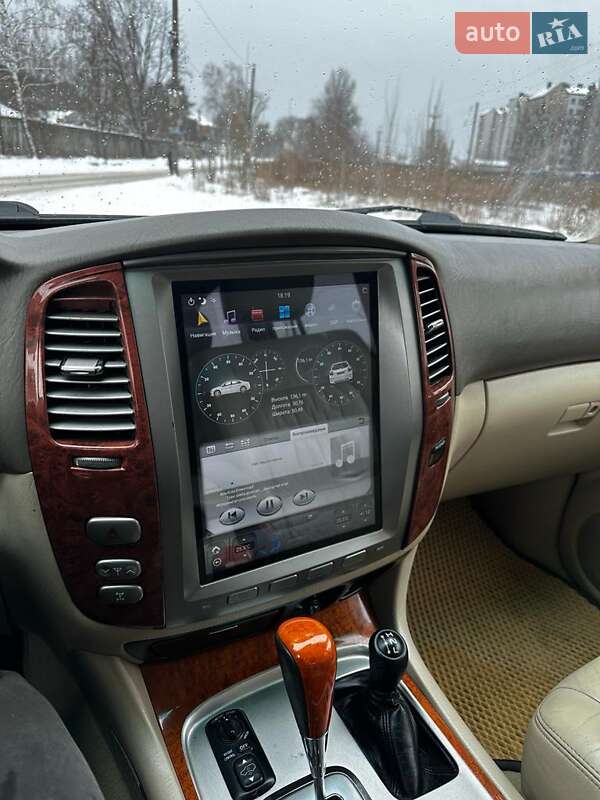Внедорожник / Кроссовер Lexus LX 2006 в 
