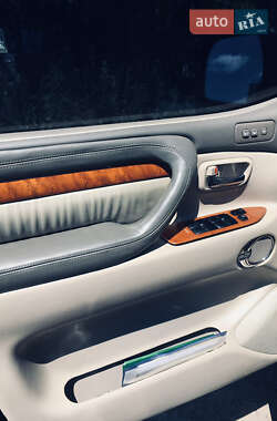 Внедорожник / Кроссовер Lexus LX 2005 в Киеве