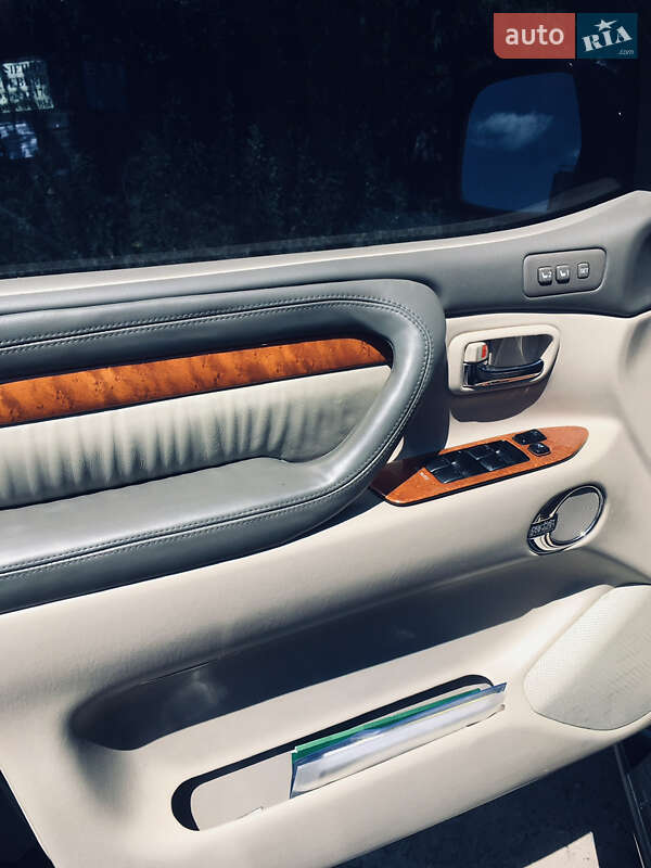 Позашляховик / Кросовер Lexus LX 2005 в Києві