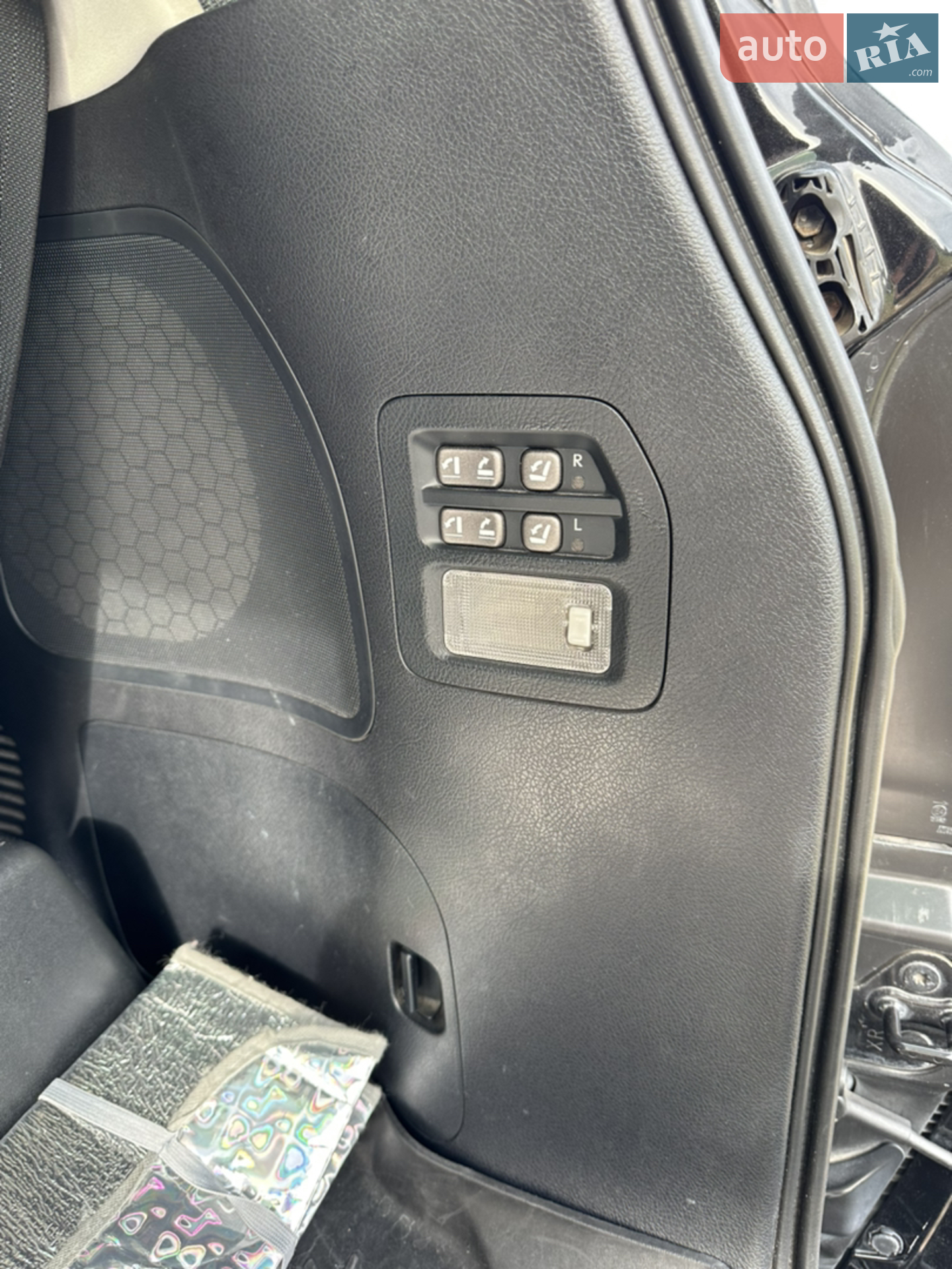 2011 Lexus LX - мініатюра 16