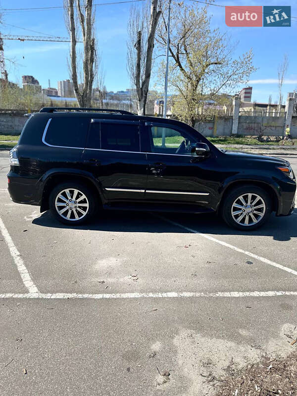Внедорожник / Кроссовер Lexus LX 2015 в Киеве