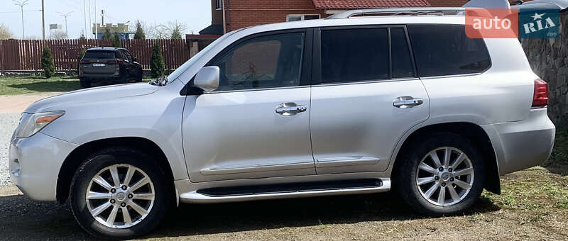 Позашляховик / Кросовер Lexus LX 2008 в 