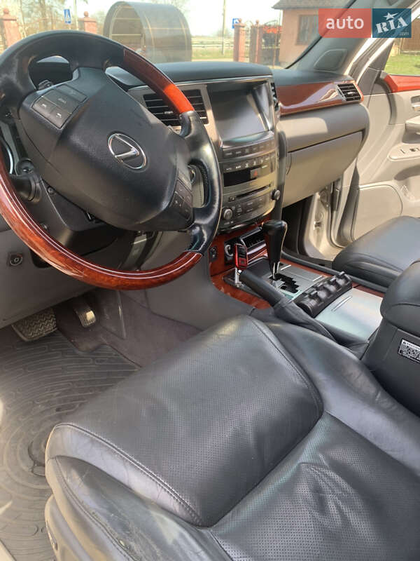 Внедорожник / Кроссовер Lexus LX 2008 в Ровно