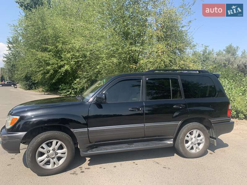 Lexus LX 2004