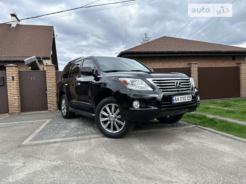 Lexus LX 2011