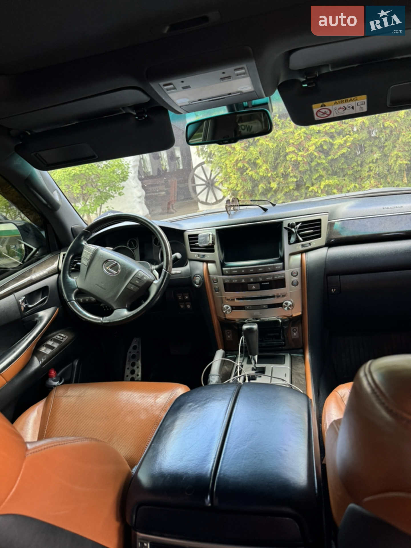 2011 Lexus LX - фото 1