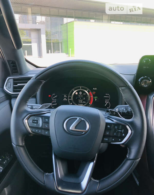 Позашляховик / Кросовер Lexus LX 2024 в Києві