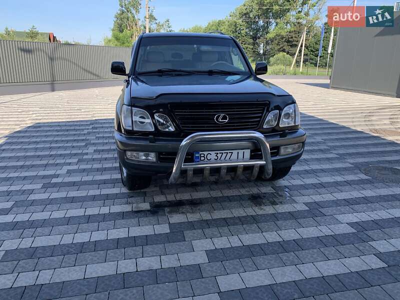 Позашляховик / Кросовер Lexus LX 2000 в Городку