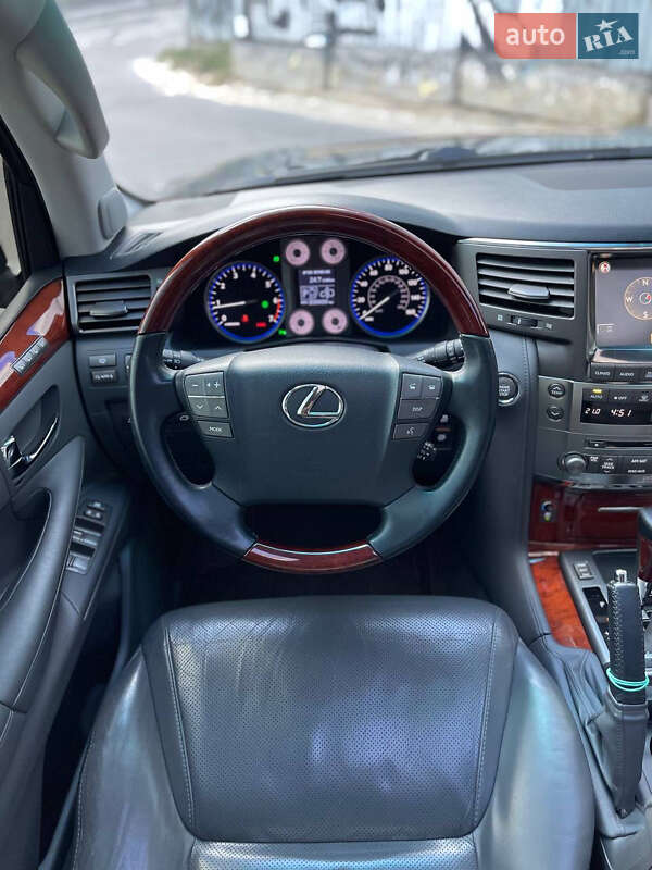 Позашляховик / Кросовер Lexus LX 2008 в Харкові
