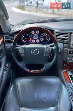 Позашляховик / Кросовер Lexus LX 2008 в 