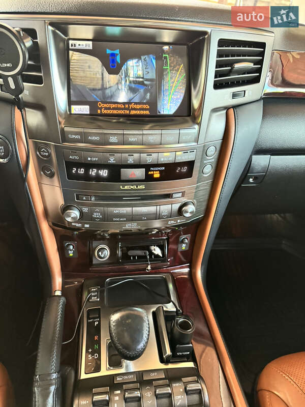 Позашляховик / Кросовер Lexus LX 2011 в Києві