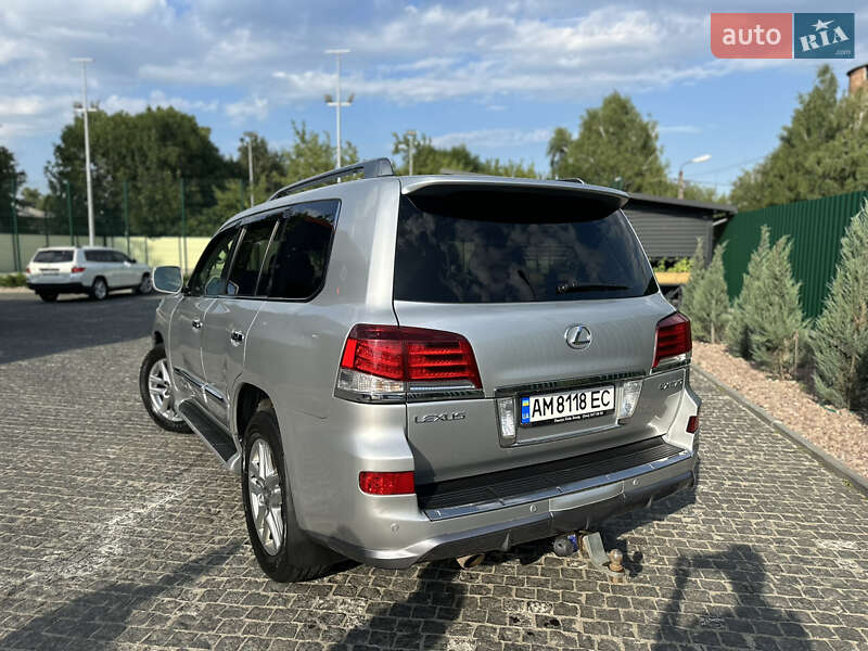 Позашляховик / Кросовер Lexus LX 2012 в Житомирі