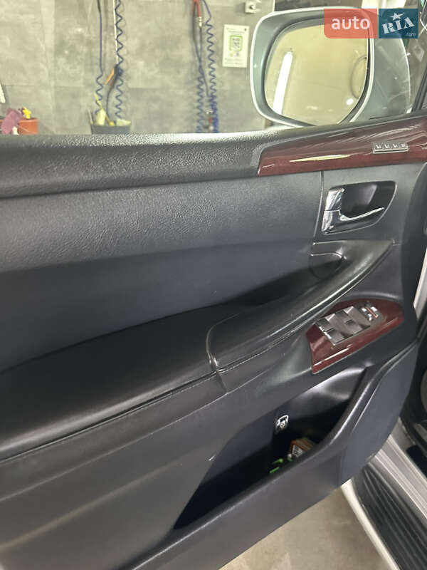Позашляховик / Кросовер Lexus LX 2012 в Житомирі