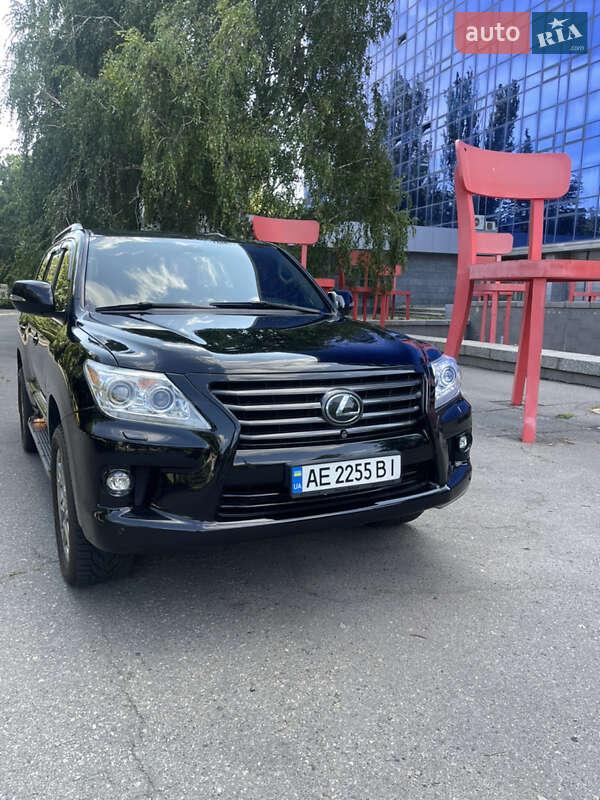 Lexus LX 2013