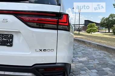 Внедорожник / Кроссовер Lexus LX 2022 в 