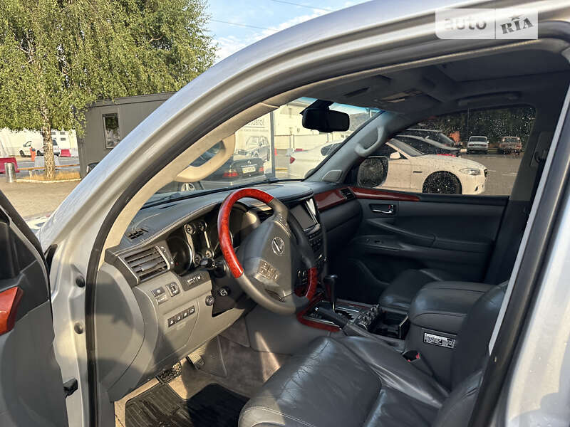 Позашляховик / Кросовер Lexus LX 2008 в Чернівцях
