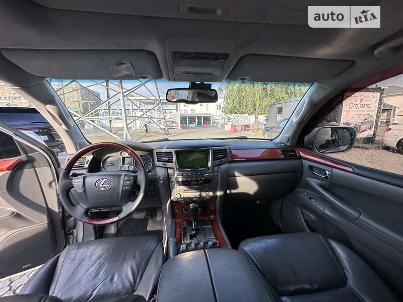 Позашляховик / Кросовер Lexus LX 2008 в Чернівцях