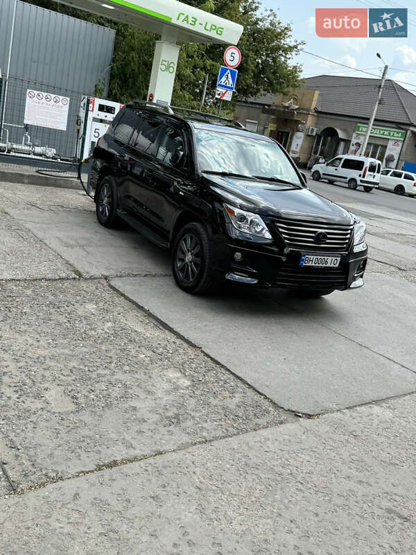 Внедорожник / Кроссовер Lexus LX 2010 в 