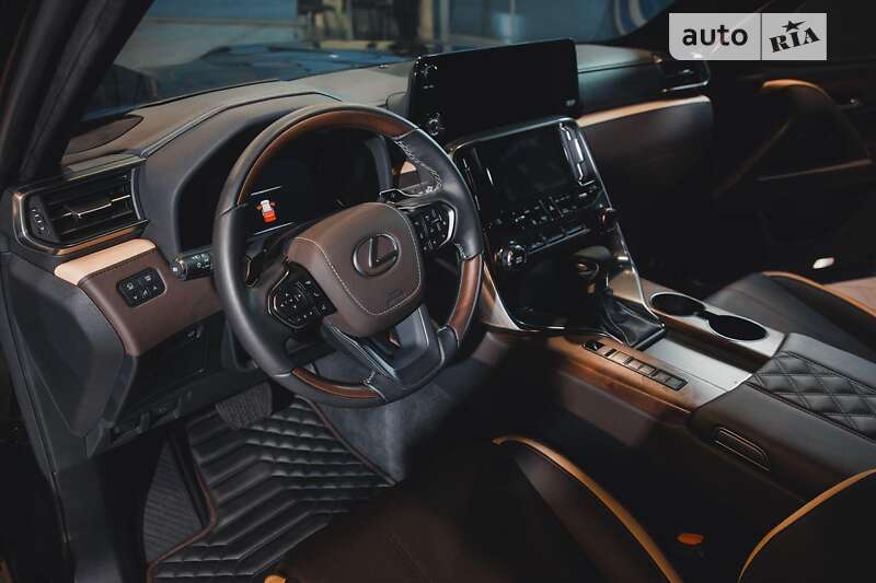 Внедорожник / Кроссовер Lexus LX 2024 в Днепре