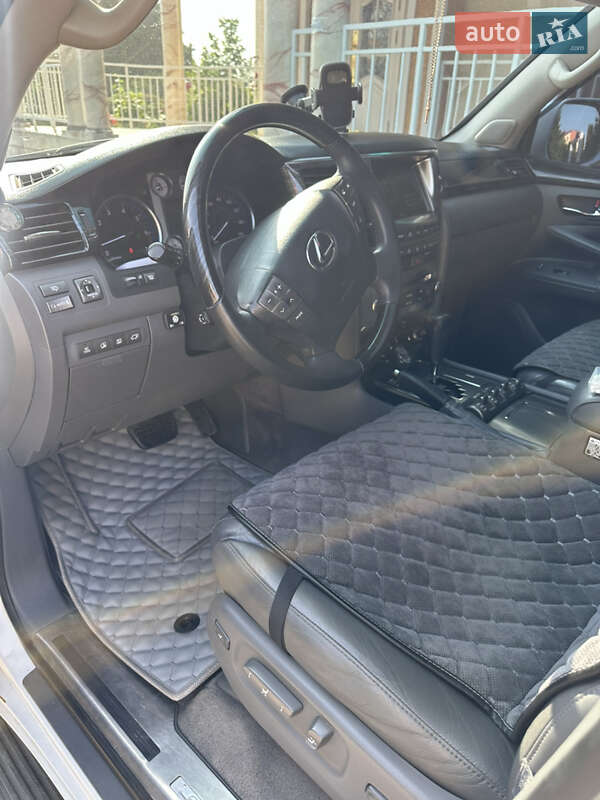 Позашляховик / Кросовер Lexus LX 2008 в Тернополі