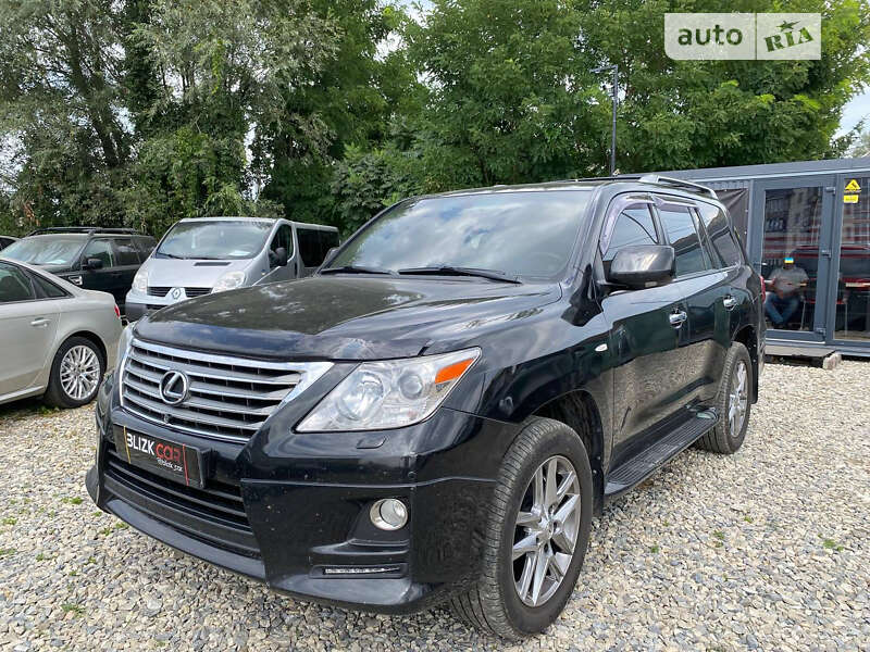 Lexus LX 2011