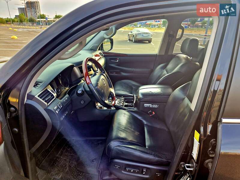 Позашляховик / Кросовер Lexus LX 2012 в Києві