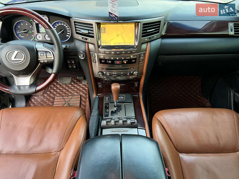 Внедорожник / Кроссовер Lexus LX 2011 в Тернополе