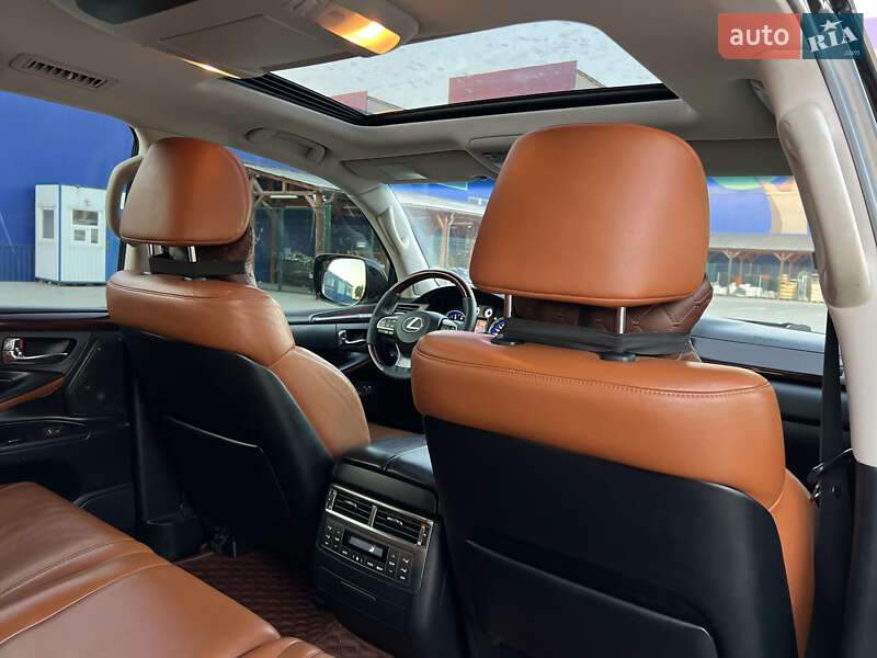 Внедорожник / Кроссовер Lexus LX 2011 в Тернополе