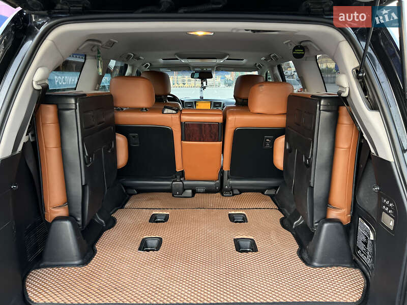 Внедорожник / Кроссовер Lexus LX 2011 в Тернополе