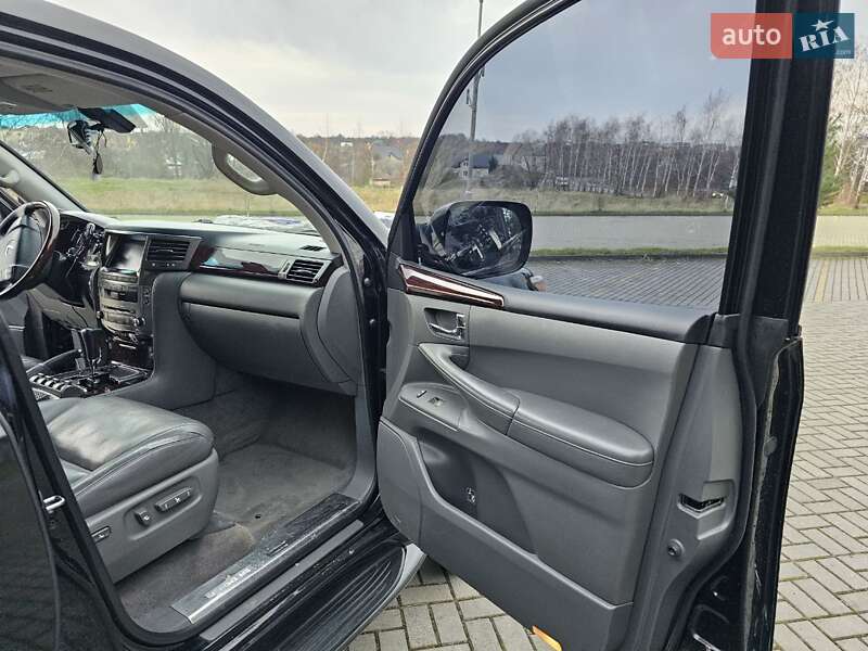 Позашляховик / Кросовер Lexus LX 2010 в Дрогобичі