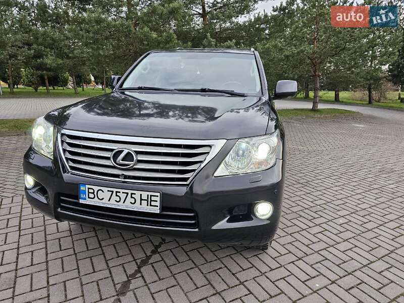 Lexus LX 2010