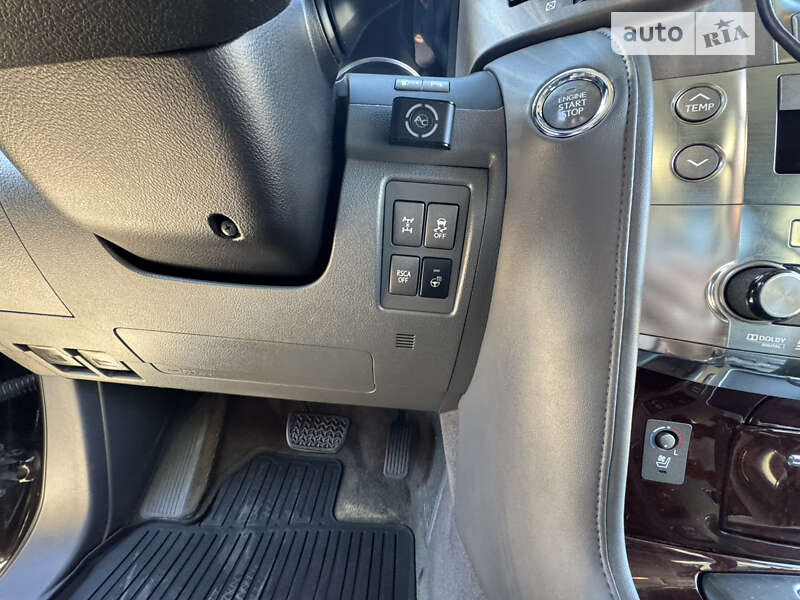 Позашляховик / Кросовер Lexus LX 2010 в Дніпрі