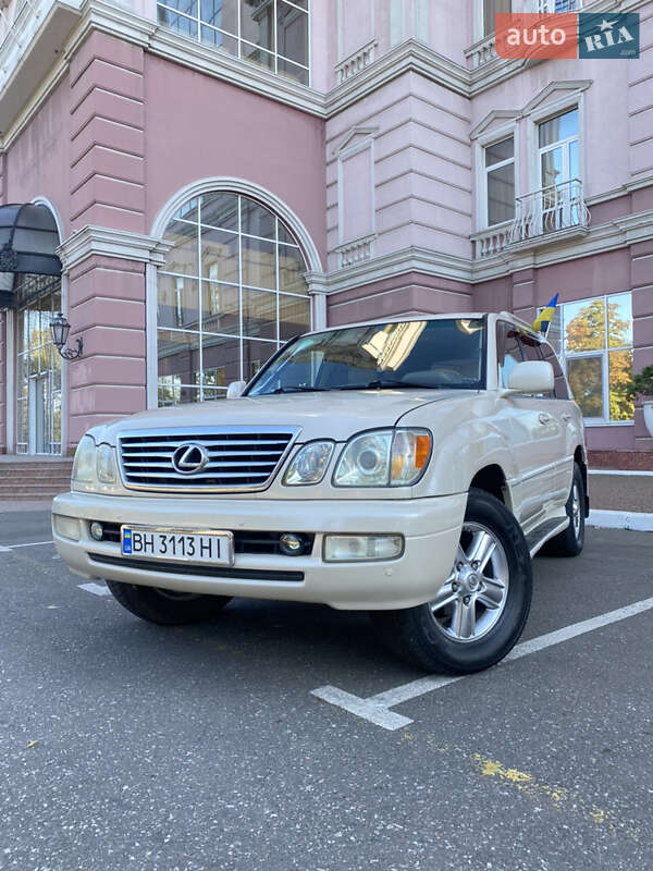 Lexus LX 2005