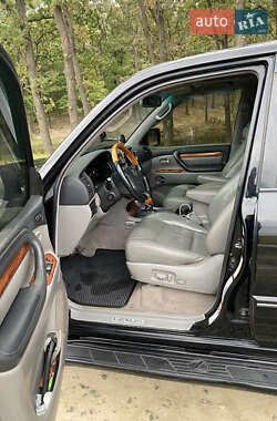 Внедорожник / Кроссовер Lexus LX 2004 в 