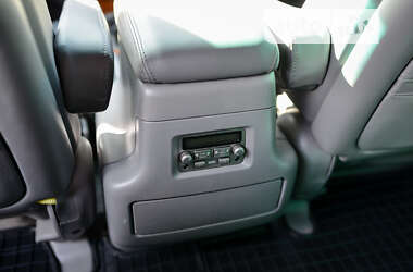 Позашляховик / Кросовер Lexus LX 2006 в 