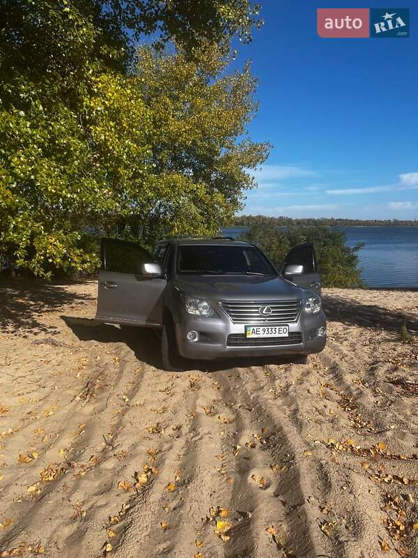 Lexus LX 2008