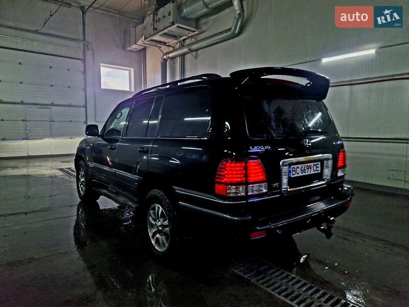 Внедорожник / Кроссовер Lexus LX 2003 в 