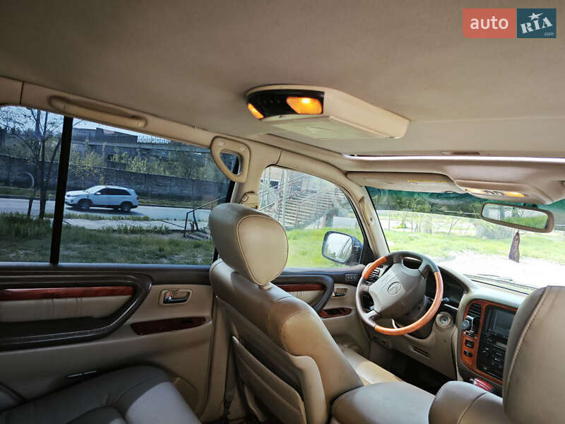 Внедорожник / Кроссовер Lexus LX 2000 в Киеве