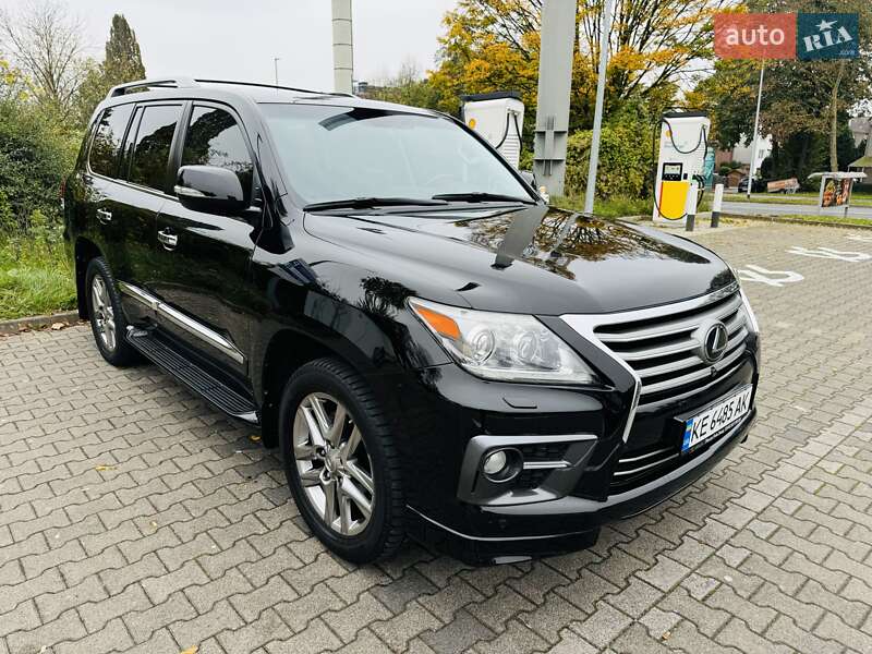 Lexus LX 2013