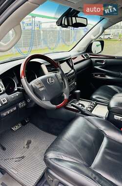Внедорожник / Кроссовер Lexus LX 2013 в 